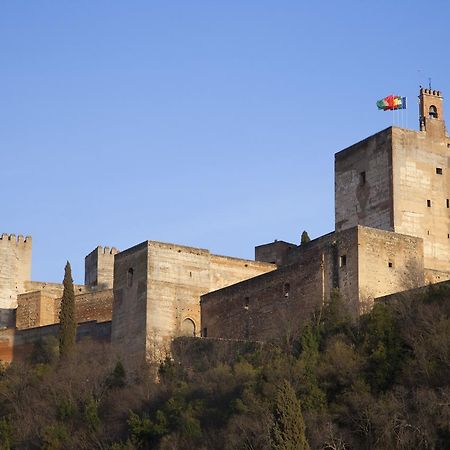 Апартаменты Alhambra Views Penthouse Гранада Экстерьер фото